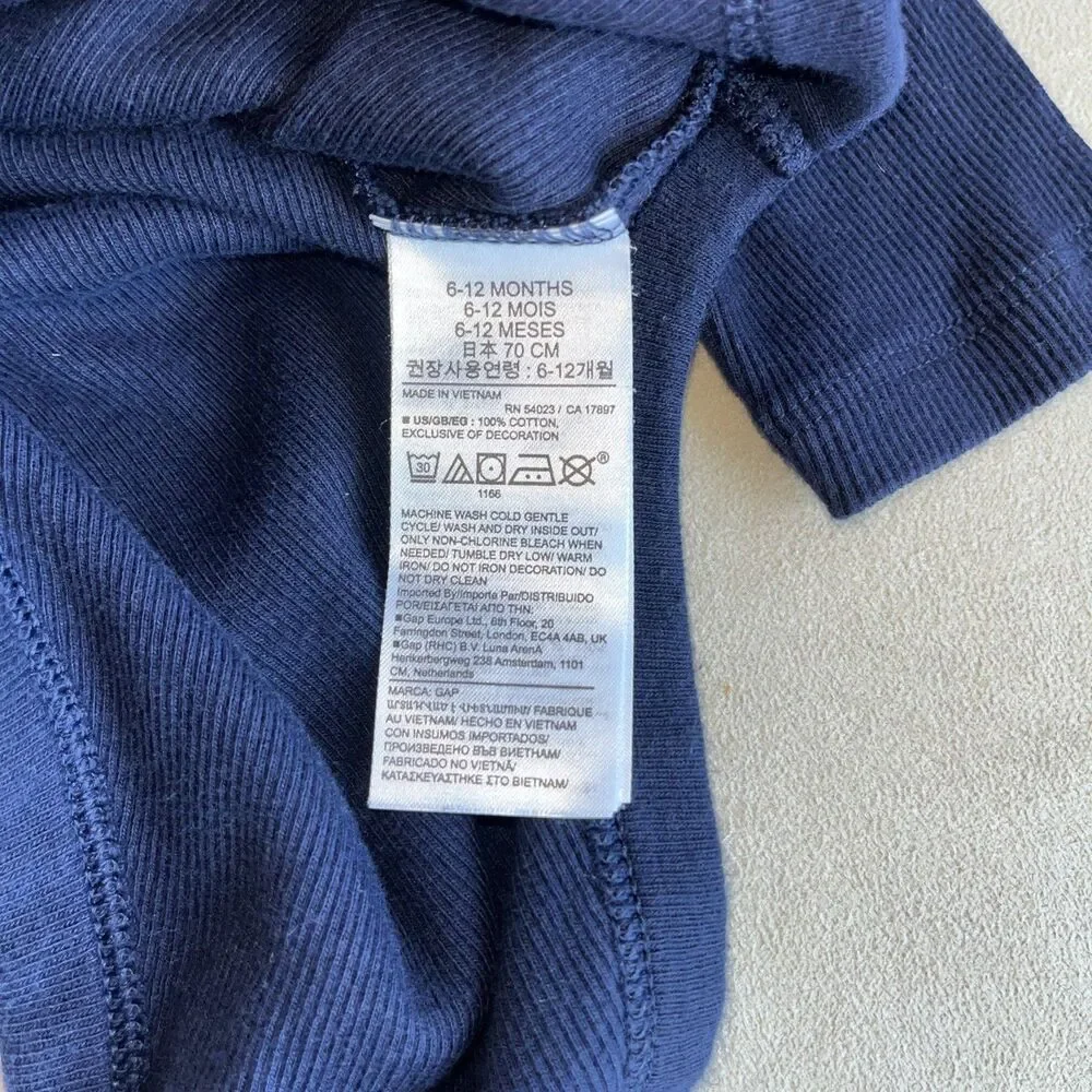 Gap Baby Girl 4 Piece Lot 3-6, 6-12, 12-18 Months Eyelet Dress, Tees, Sweater.‎